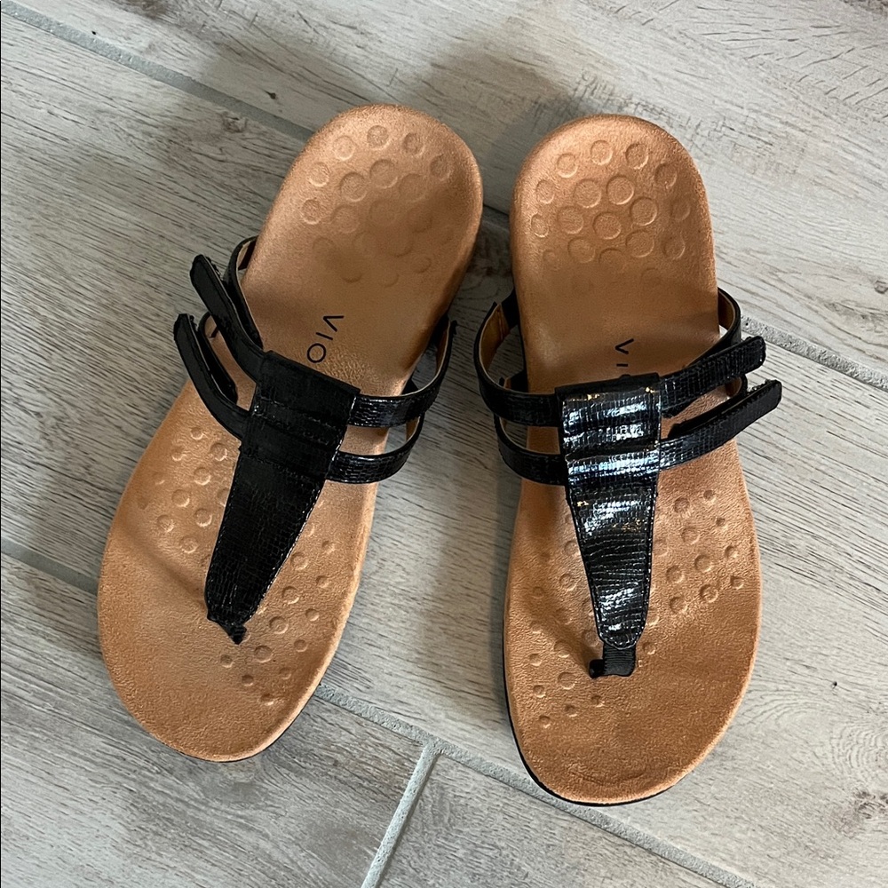 Vionic Black Strappy Sandals